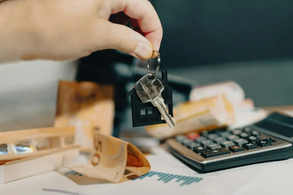 Entrega de llaves de una vivienda